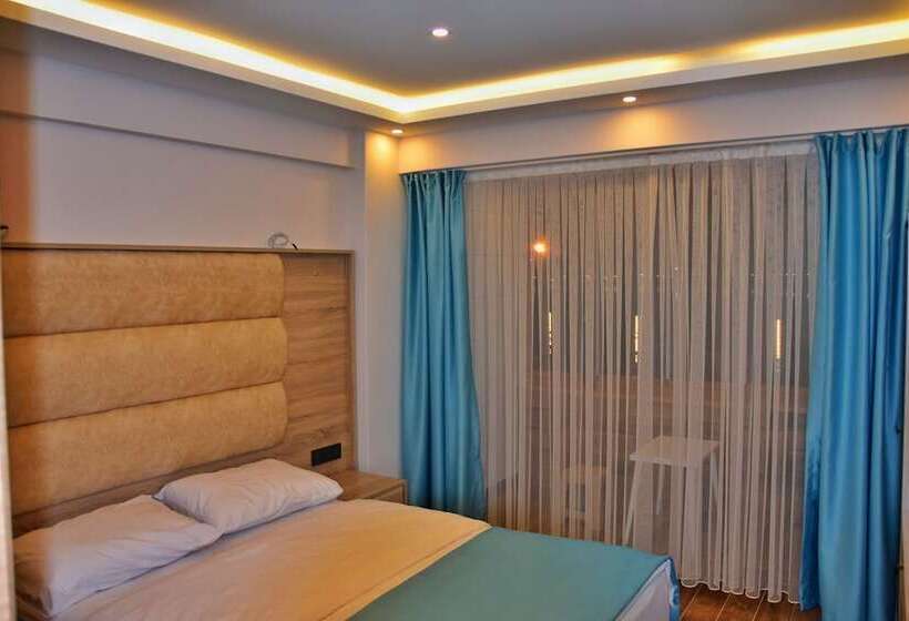 标准间, Danis Motel