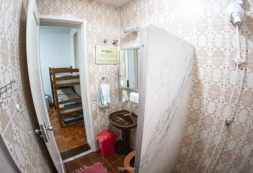 חדר סטנדרט לארבעה, Hostel Petrópolis