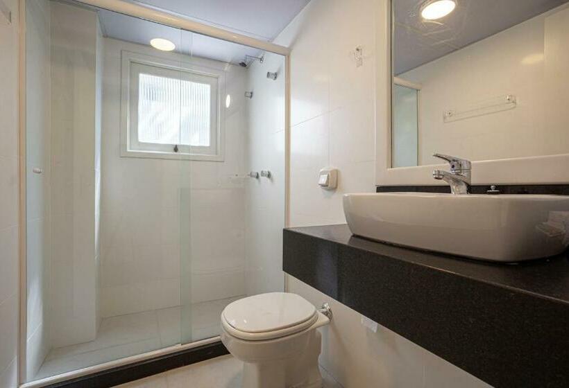 高级家庭房间, A Furninha