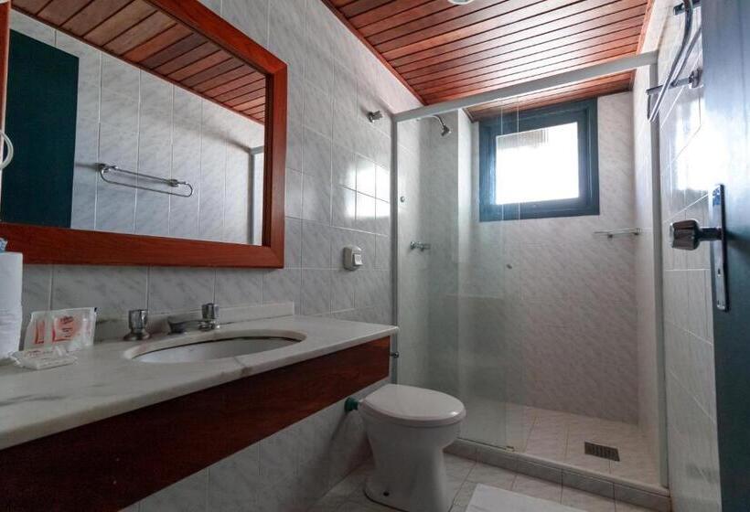 豪华三人间, A Furninha