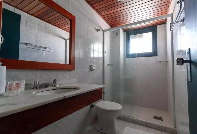 Deluxe Kolmen Hengen Huone, A Furninha