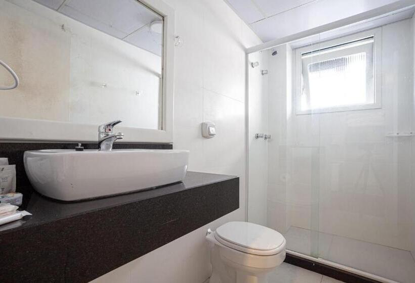 高级家庭房间, A Furninha