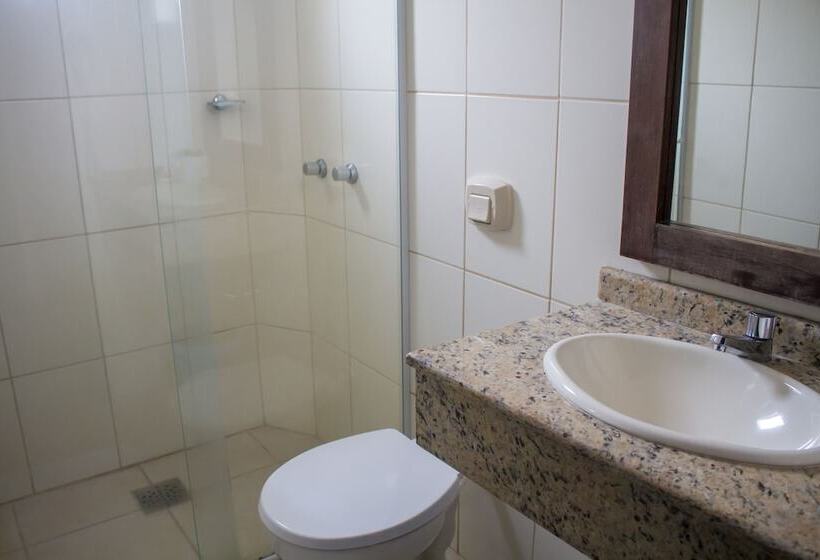 高级三人间, A Furninha