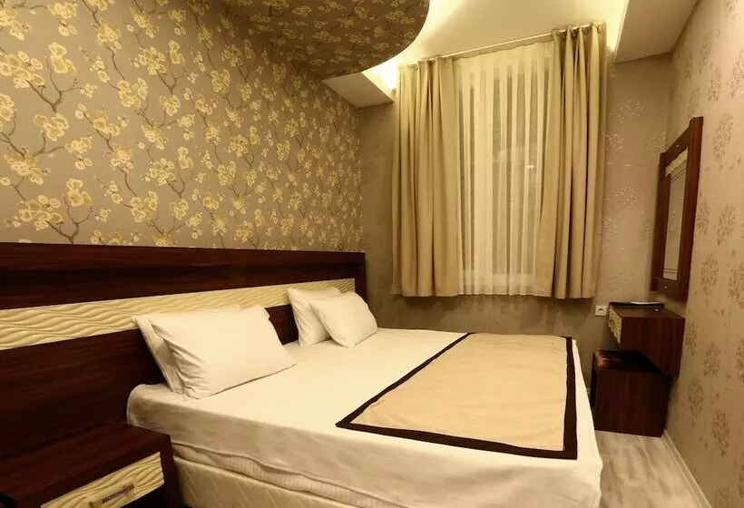 اتاق استاندارد, Azd House