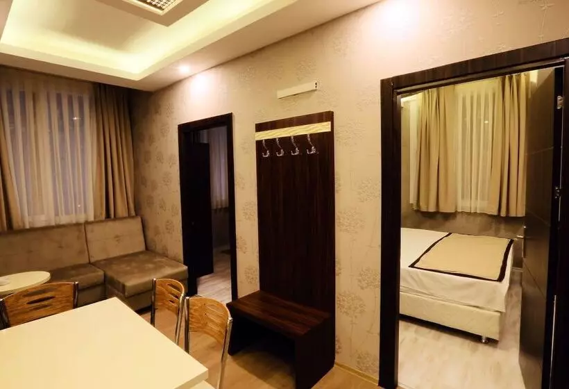 اتاق لوکس سه تخته, Azd House