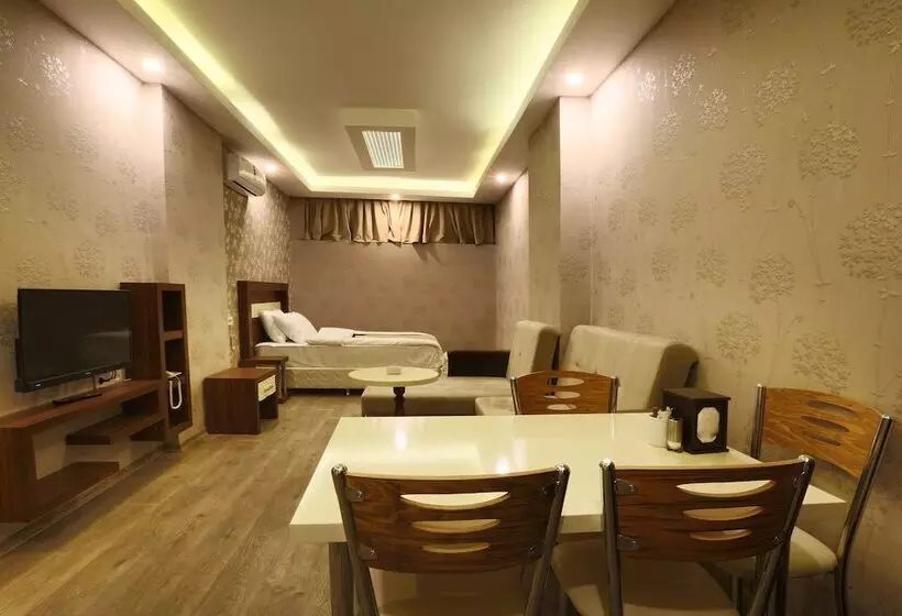 اتاق استاندارد یک نفره, Azd House