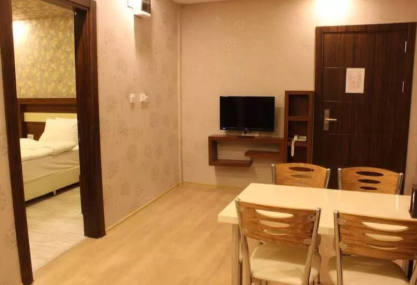 اتاق لوکس چهار تخته, Azd House