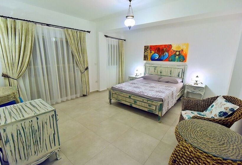 Standard Szoba, Bahama Art