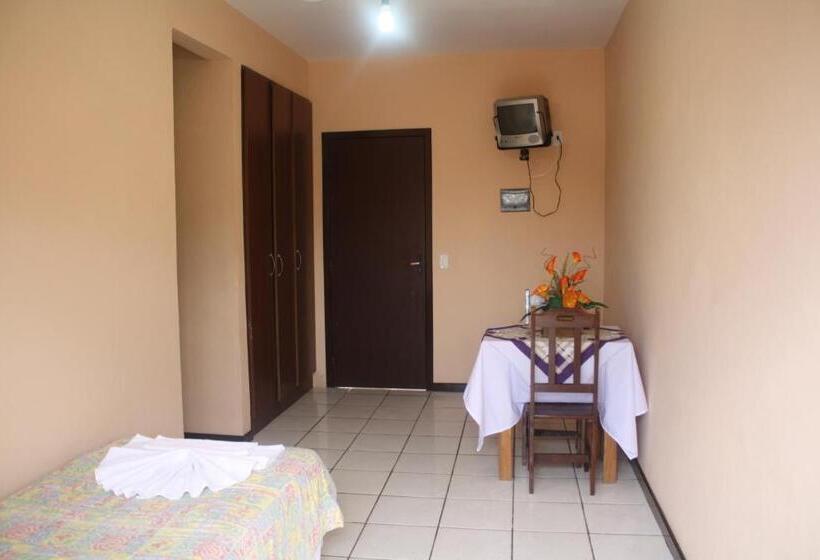 标准三人间, Bombinhas Palace