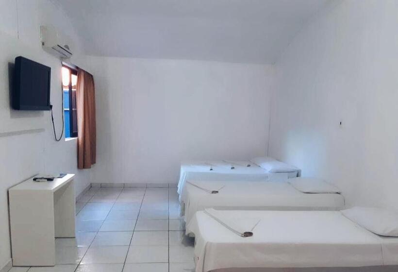 四人标准间, Bombinhas Palace