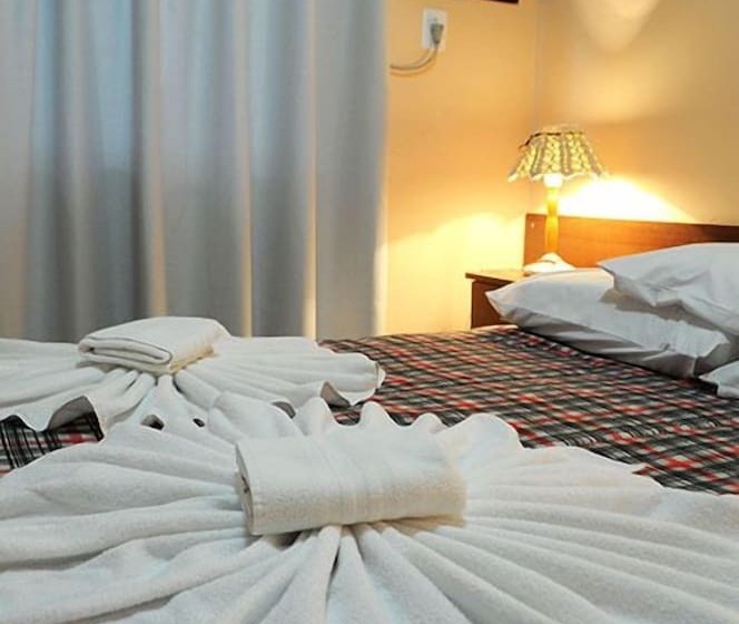 标准三人间, Bombinhas Palace