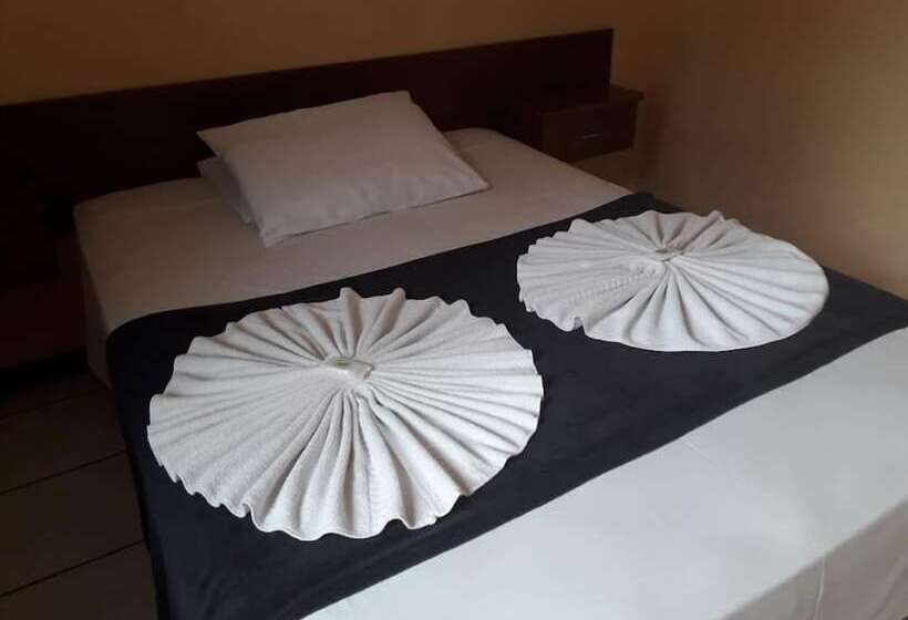 四人标准间, Bombinhas Palace