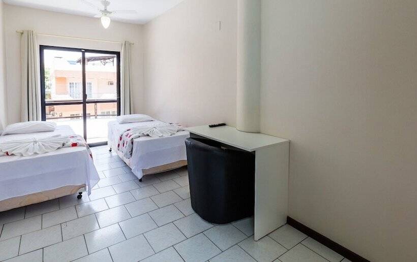 四人标准间, Bombinhas Palace