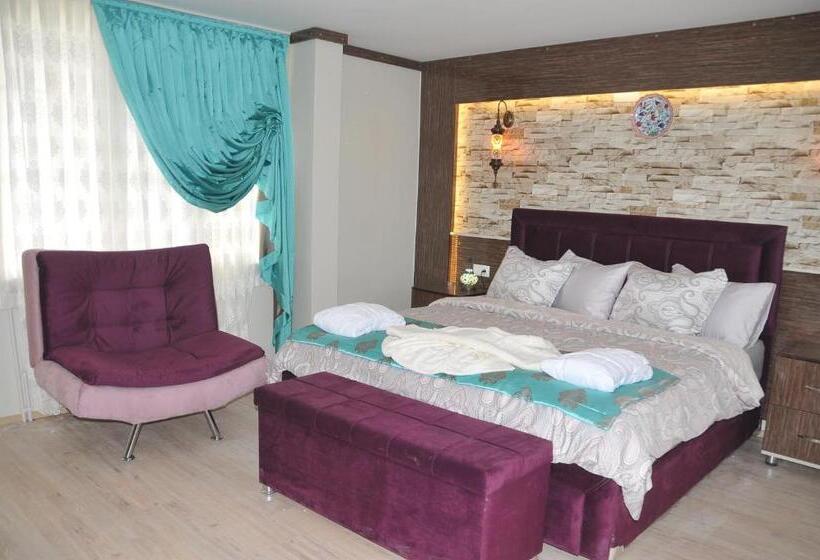 اتاق لوکس با بالکن, Goreme Sakura