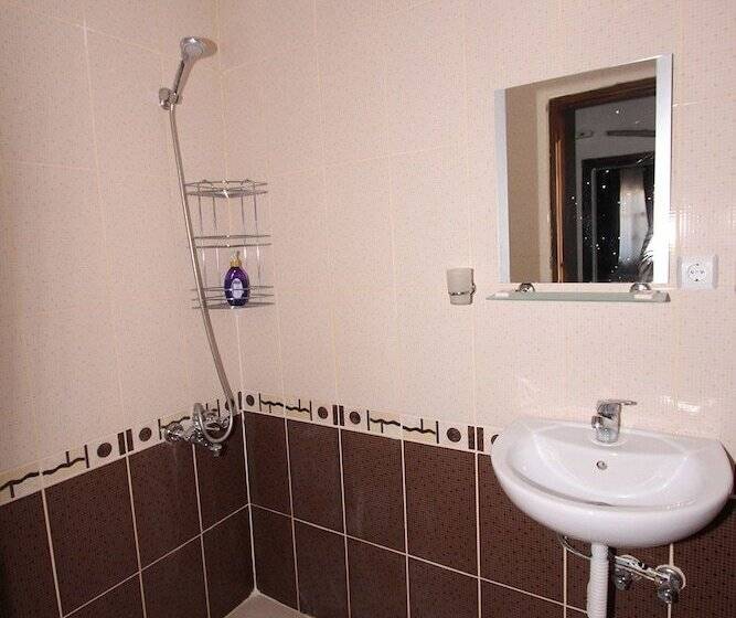 اتاق استاندارد سه نفره, Mila Pansiyon