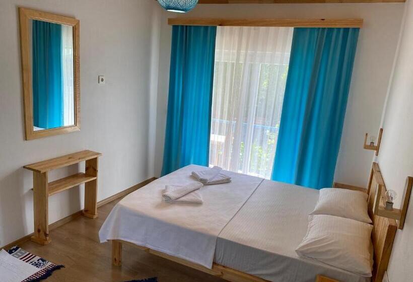 اتاق استاندارد سه نفره, Mila Pansiyon