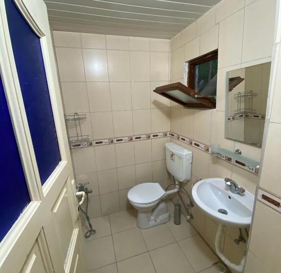 اتاق خانوادگی, Mila Pansiyon