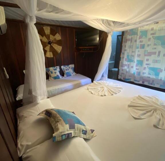 带阳台的三人标准间, Pousada Hanalei