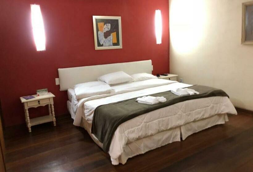 샬레, Pousada Mirante Do Penedo