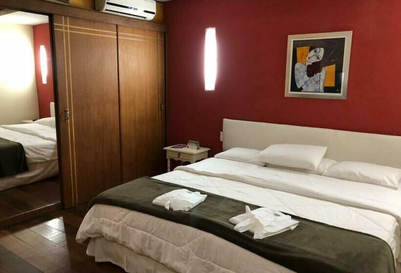 샬레, Pousada Mirante Do Penedo