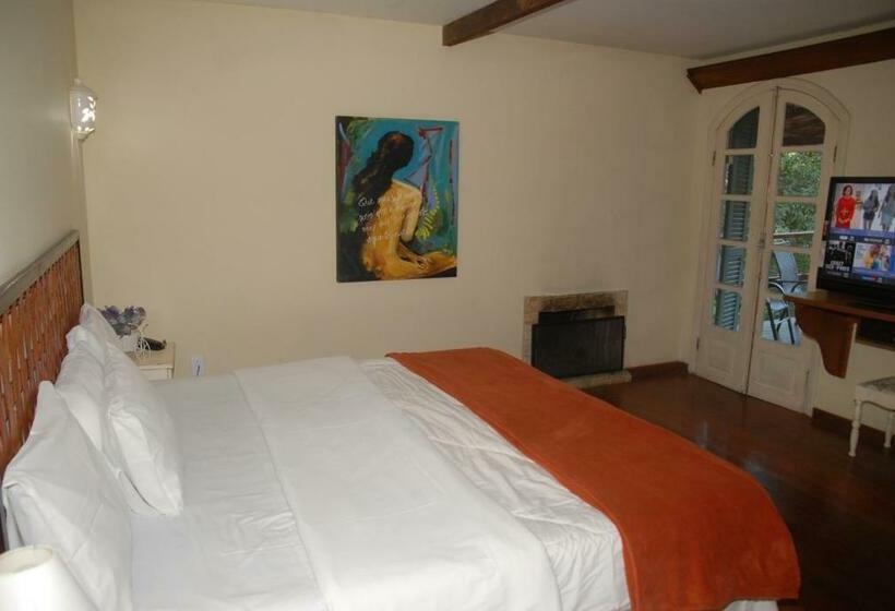 샬레, Pousada Mirante Do Penedo