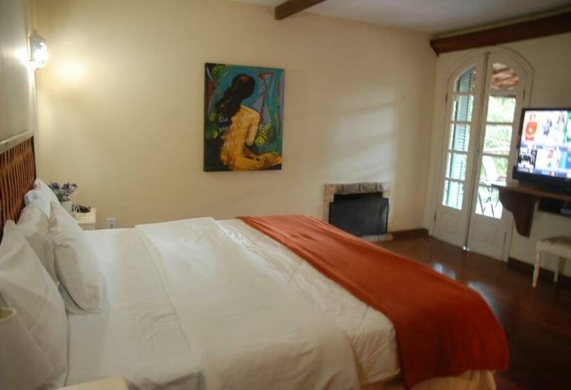 샬레, Pousada Mirante Do Penedo