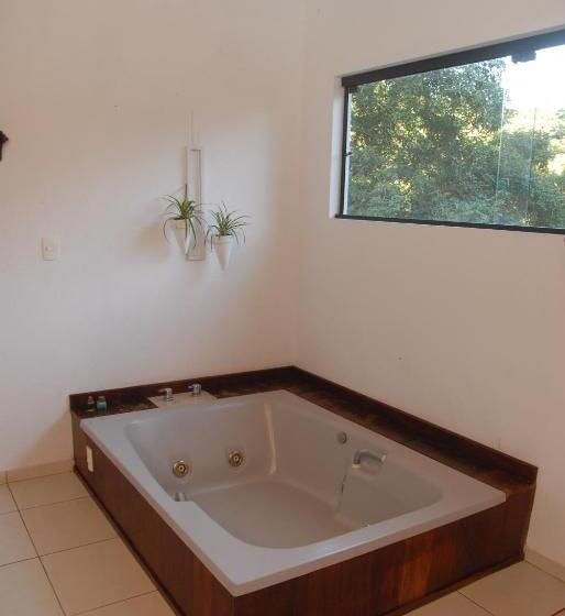 샬레, Pousada Mirante Do Penedo