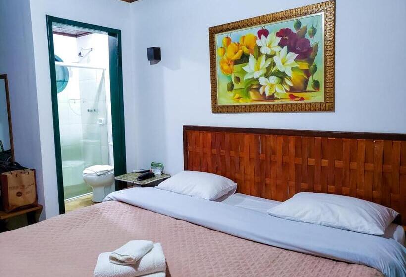 샬레, Pousada Mirante Do Penedo