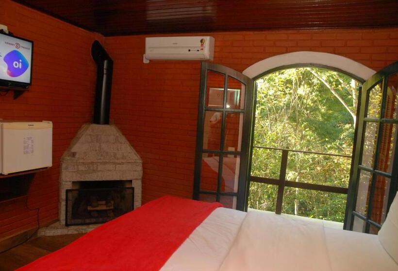 샬레, Pousada Mirante Do Penedo