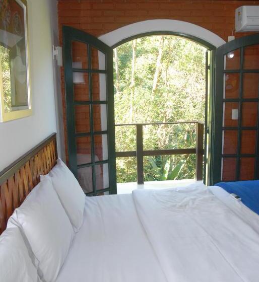 샬레, Pousada Mirante Do Penedo