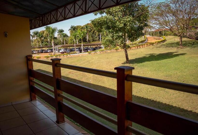 豪华三人间, Thermas Bonsucesso