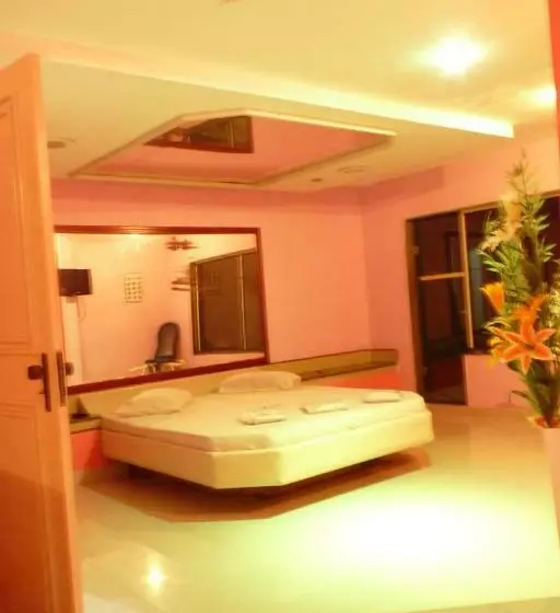 Sviitti, Lips Motel