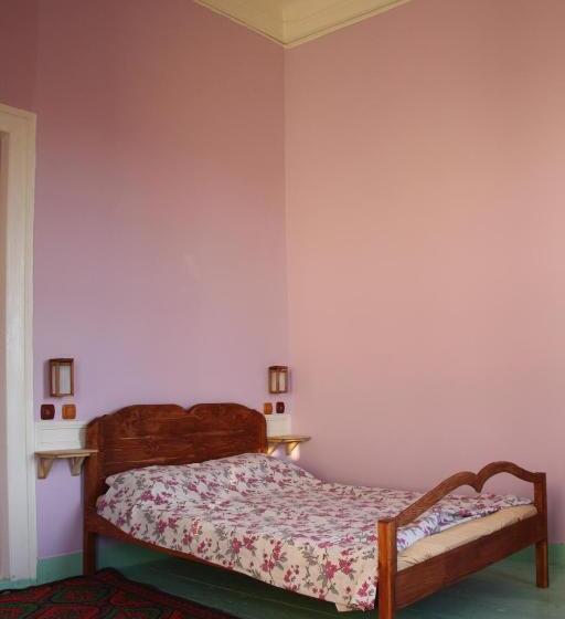 اتاق استاندارد با چشم‌انداز باغ, Lotus Garden Hostel Izmir