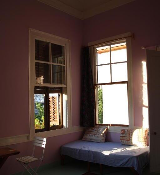 اتاق استاندارد با چشم‌انداز باغ, Lotus Garden Hostel Izmir