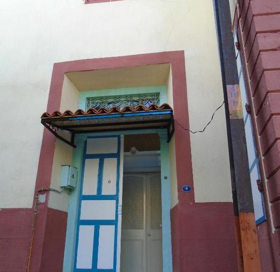 تختخواب در اتاق مشترک, Lotus Garden Hostel Izmir