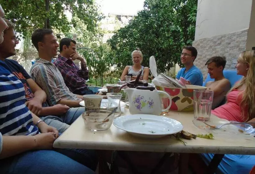 اتاق استاندارد با چشم‌انداز باغ, Lotus Garden Hostel Izmir