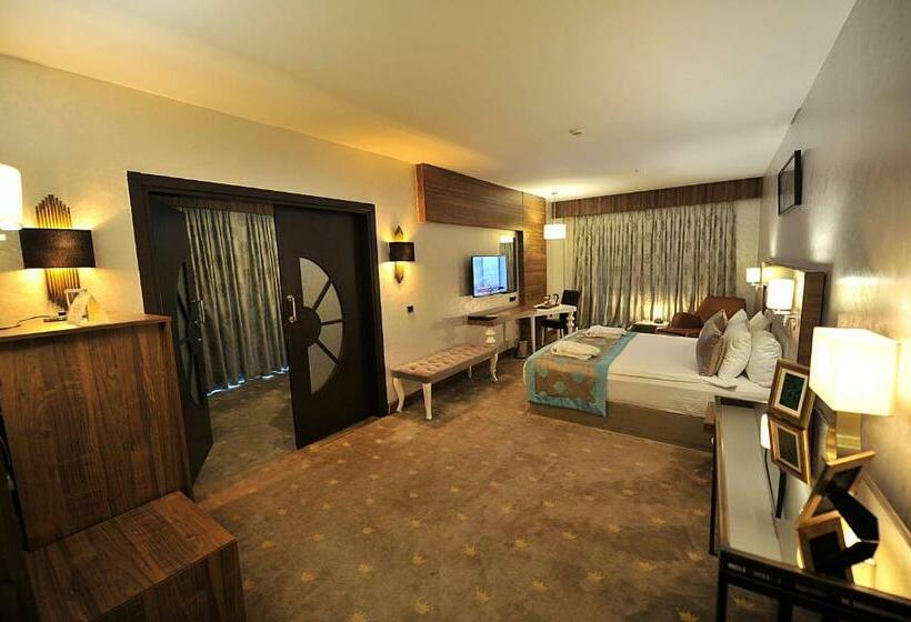 סוויטה, Royal Hotel Inegol