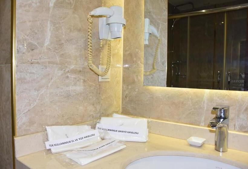 חדר סטנדרט לשלושה, Royal Hotel Inegol