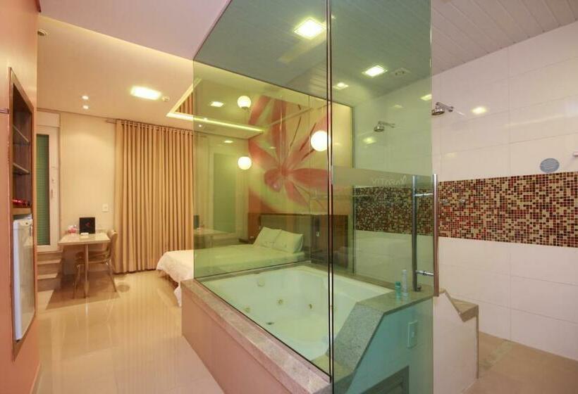 バスタブ付きスタンダードルーム, Vitara Motel