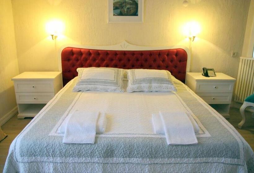 اتاق اکونومی, Aeneas