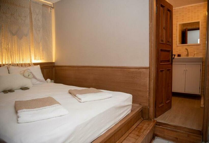 اتاق خانوادگی, Aral Tatil Ciftligi