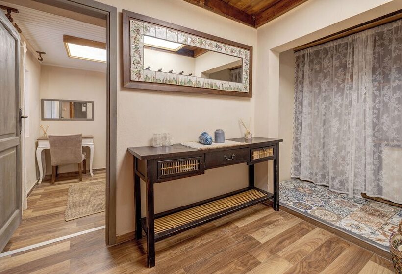 اتاق خانوادگی, Aral Tatil Ciftligi