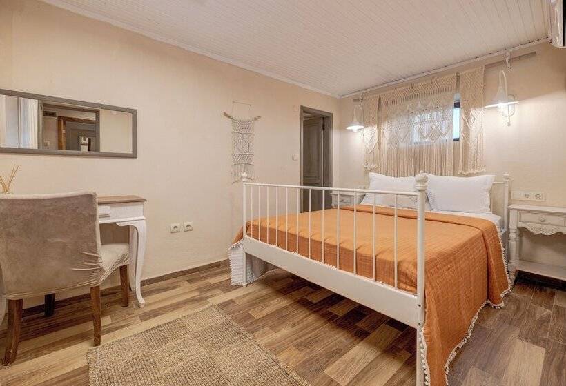 اتاق خانوادگی, Aral Tatil Ciftligi