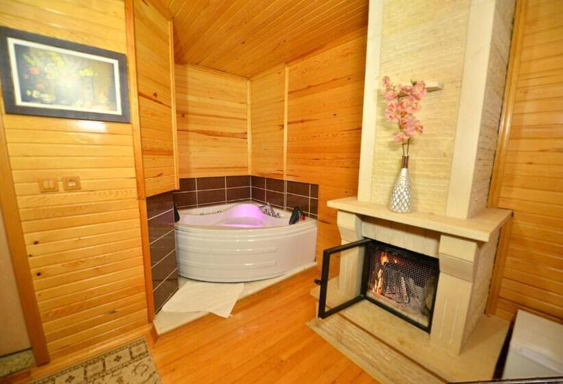 豪华房间带漩涡浴缸, Assortie La Villa