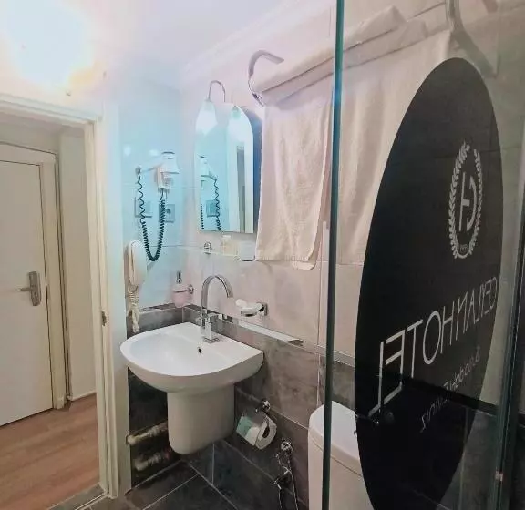 Habitación Familiar, Ceylan