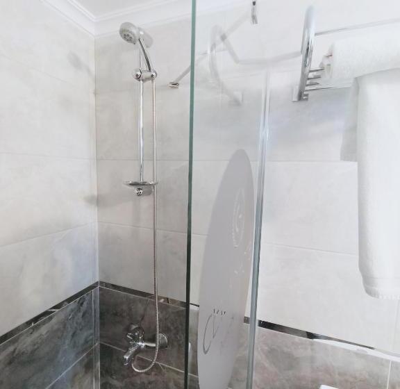 اتاق خانوادگی, Ceylan