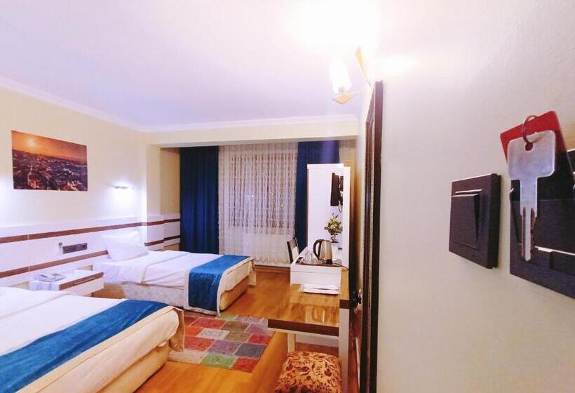 اتاق خانوادگی, Ceylan