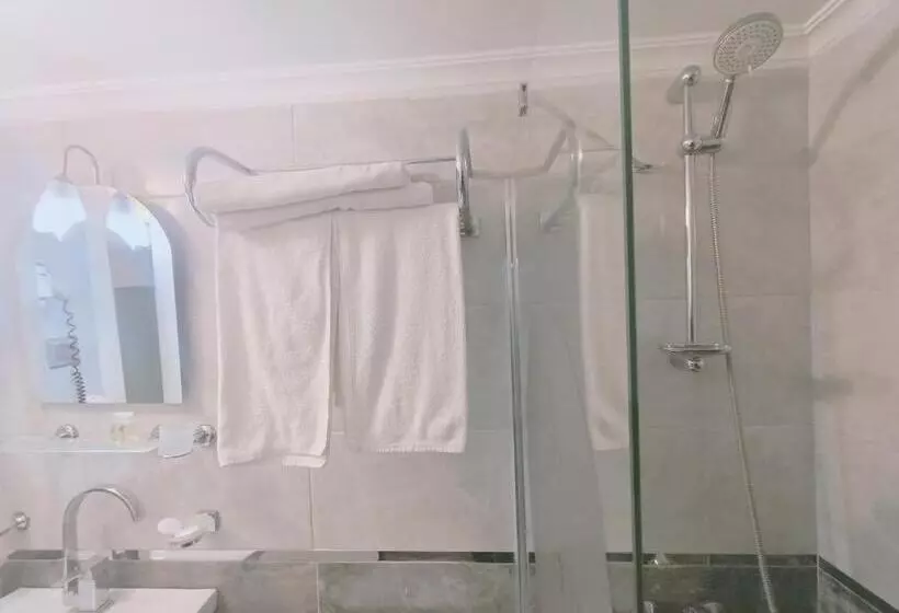 Habitación Estándar, Ceylan