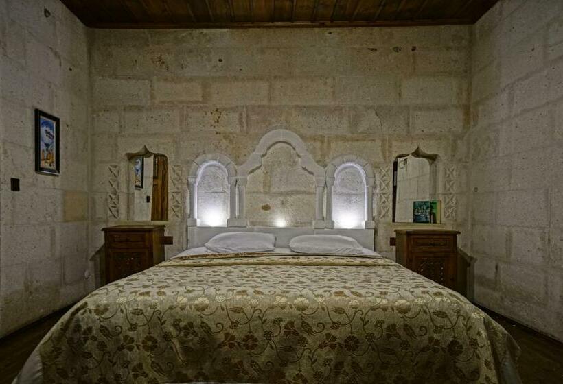 Habitació Triple Deluxe, Gerdis Evi