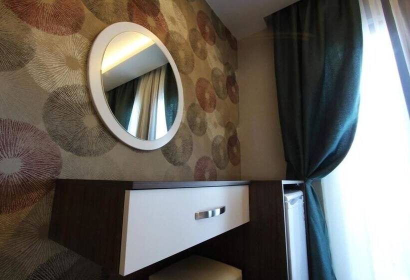 Номер Стандарт Трехместный, Inciler